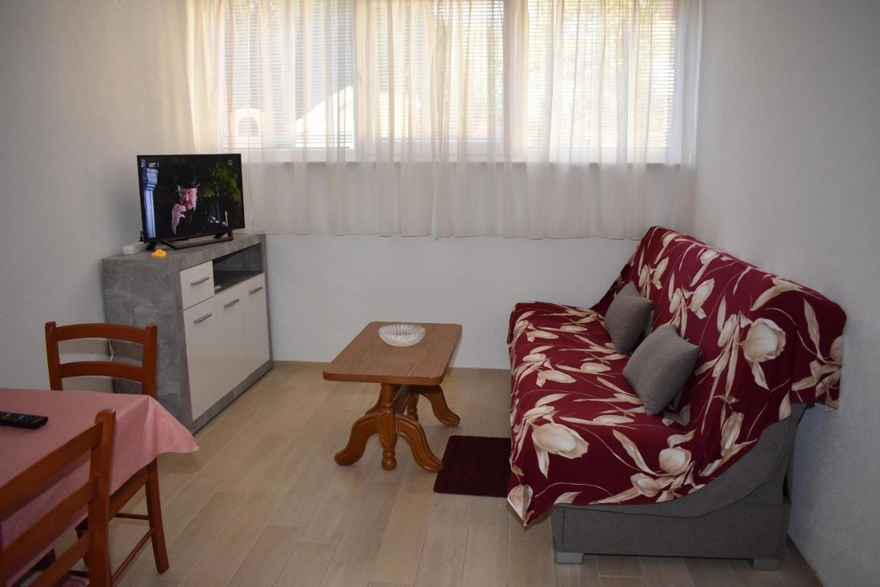 Apartments Sime Soline Biograd Na Moru Bilik gambar